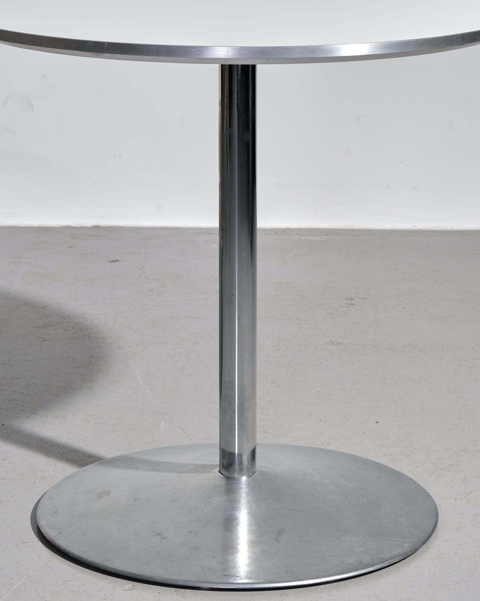 Bistro Tulip Table