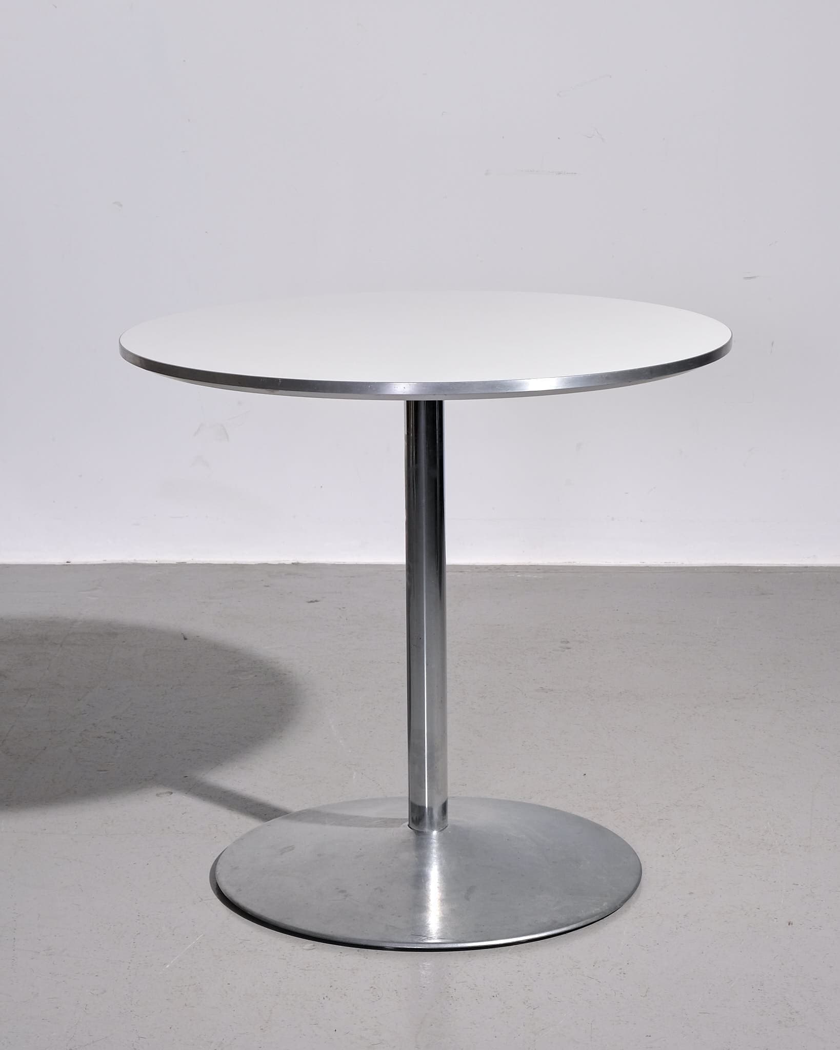 Bistro Tulip Table