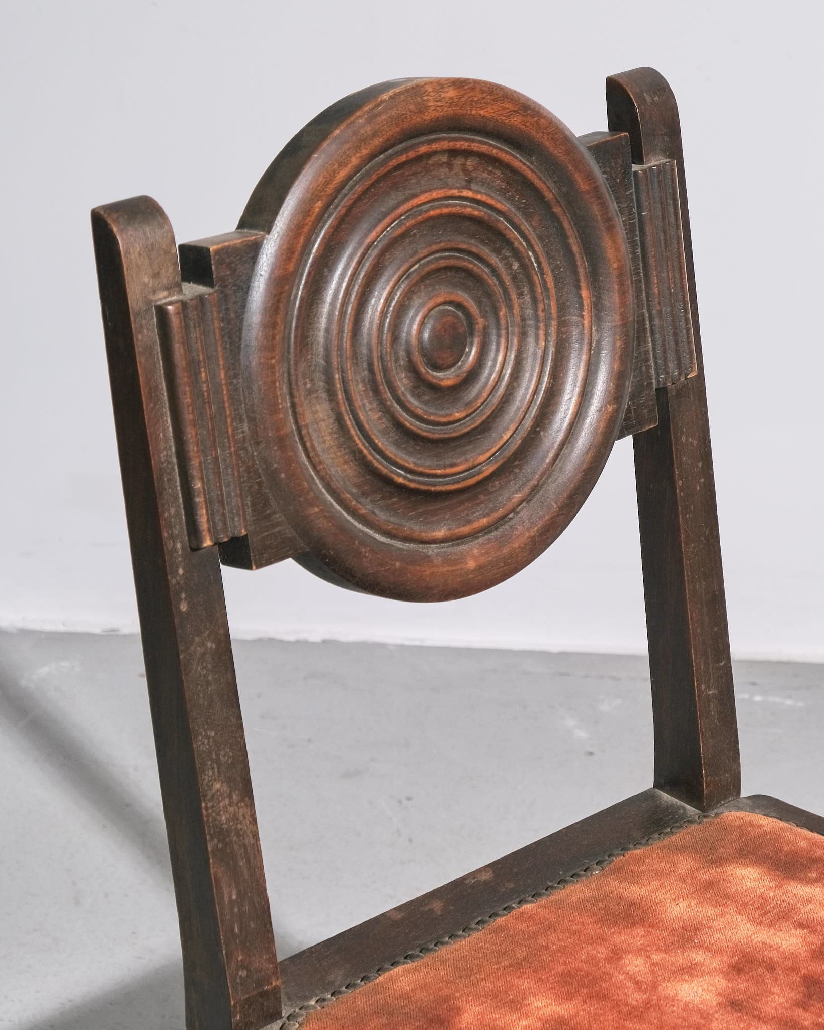 Set of Six Dining Chairs With Turned Circular Backs