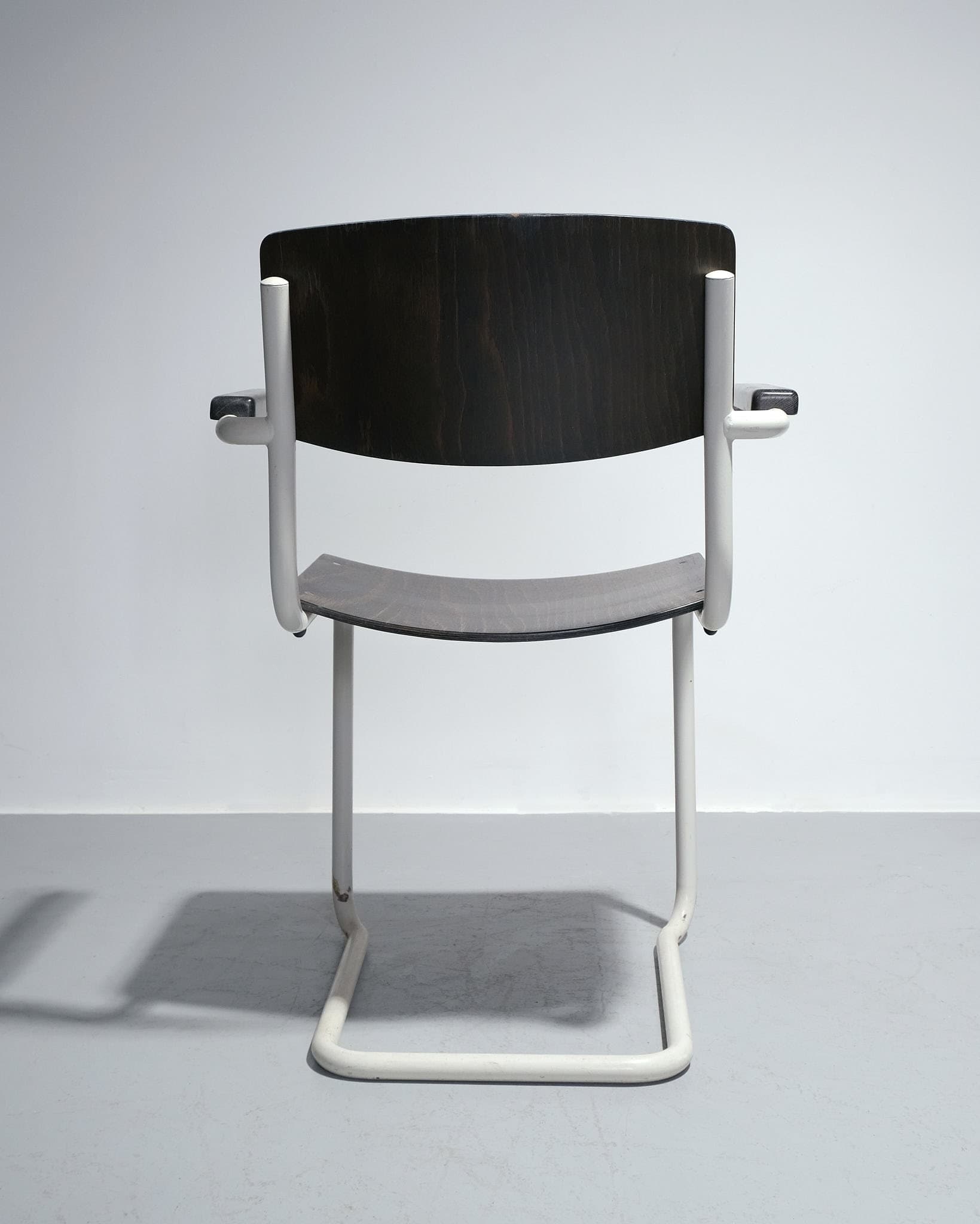 Set of Four S43F Cantilever Dining Chairs with Armrests