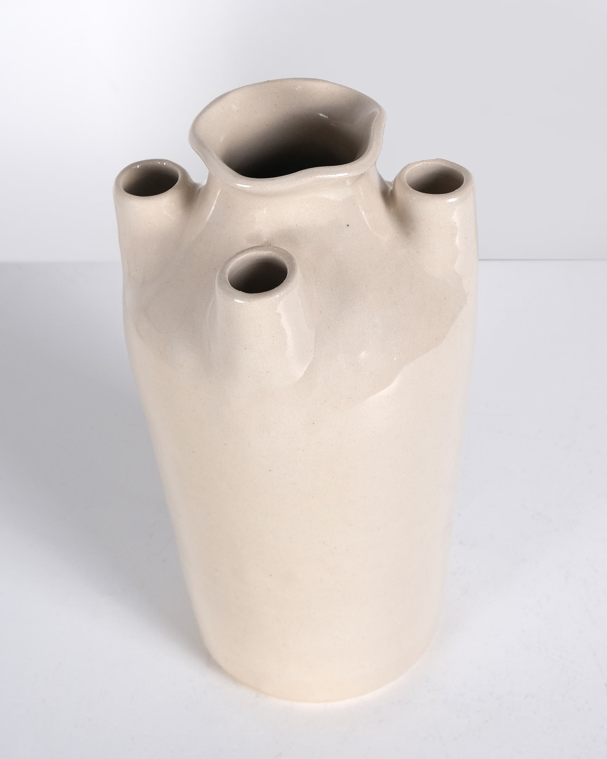 Four Spouted Tulipiere, Off White