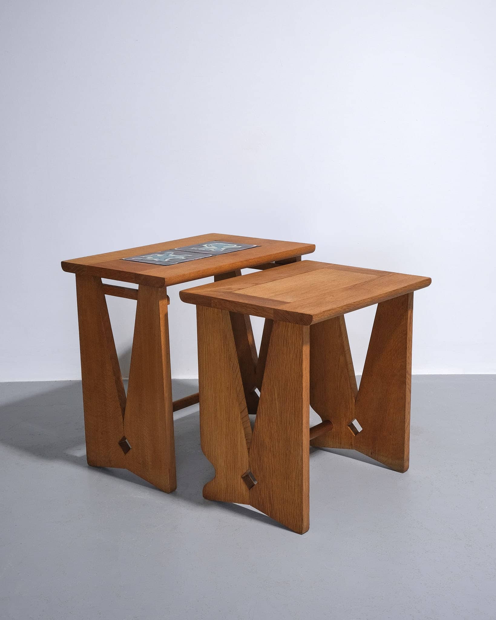 Set of Two Nesting Tables