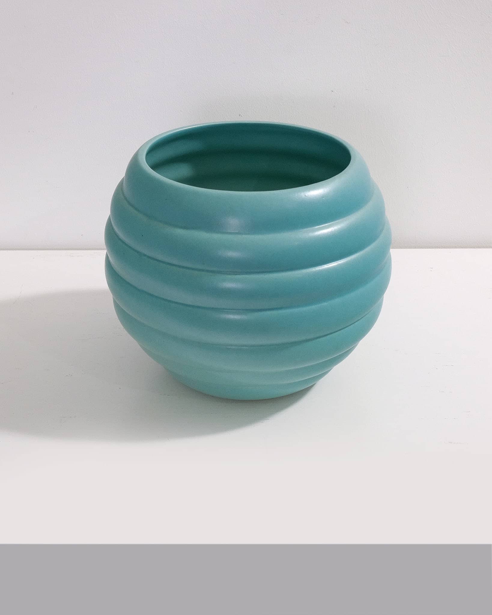 Ribbed Beehive Vase