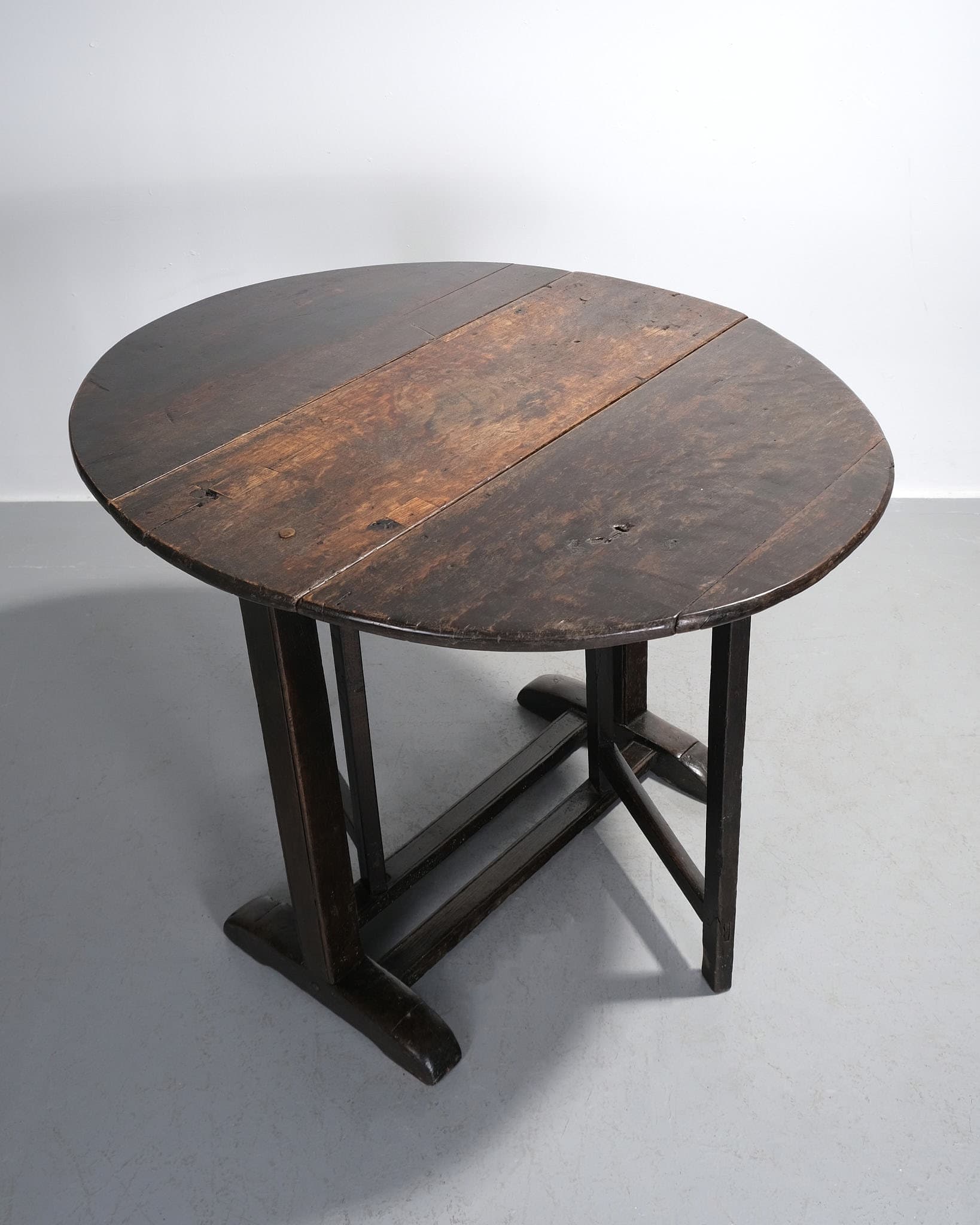 Oval Drop Leaf Table