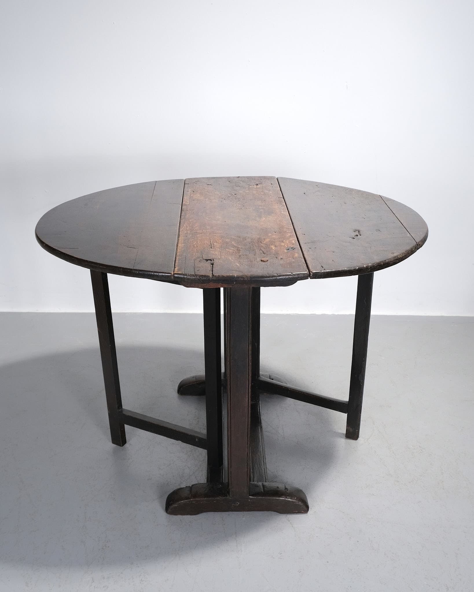 Oval Drop Leaf Table