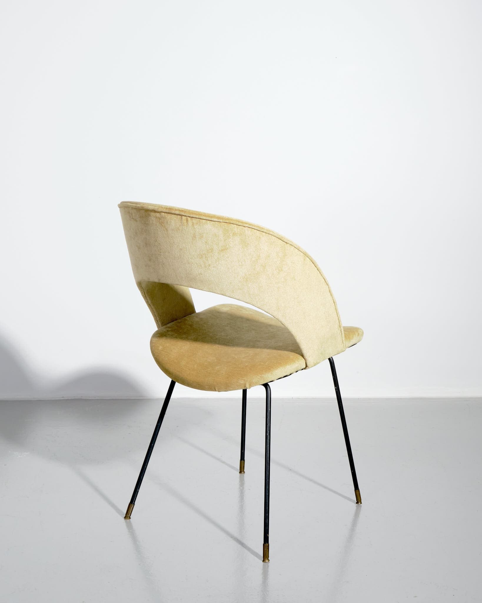 Pair of Model DU Chairs