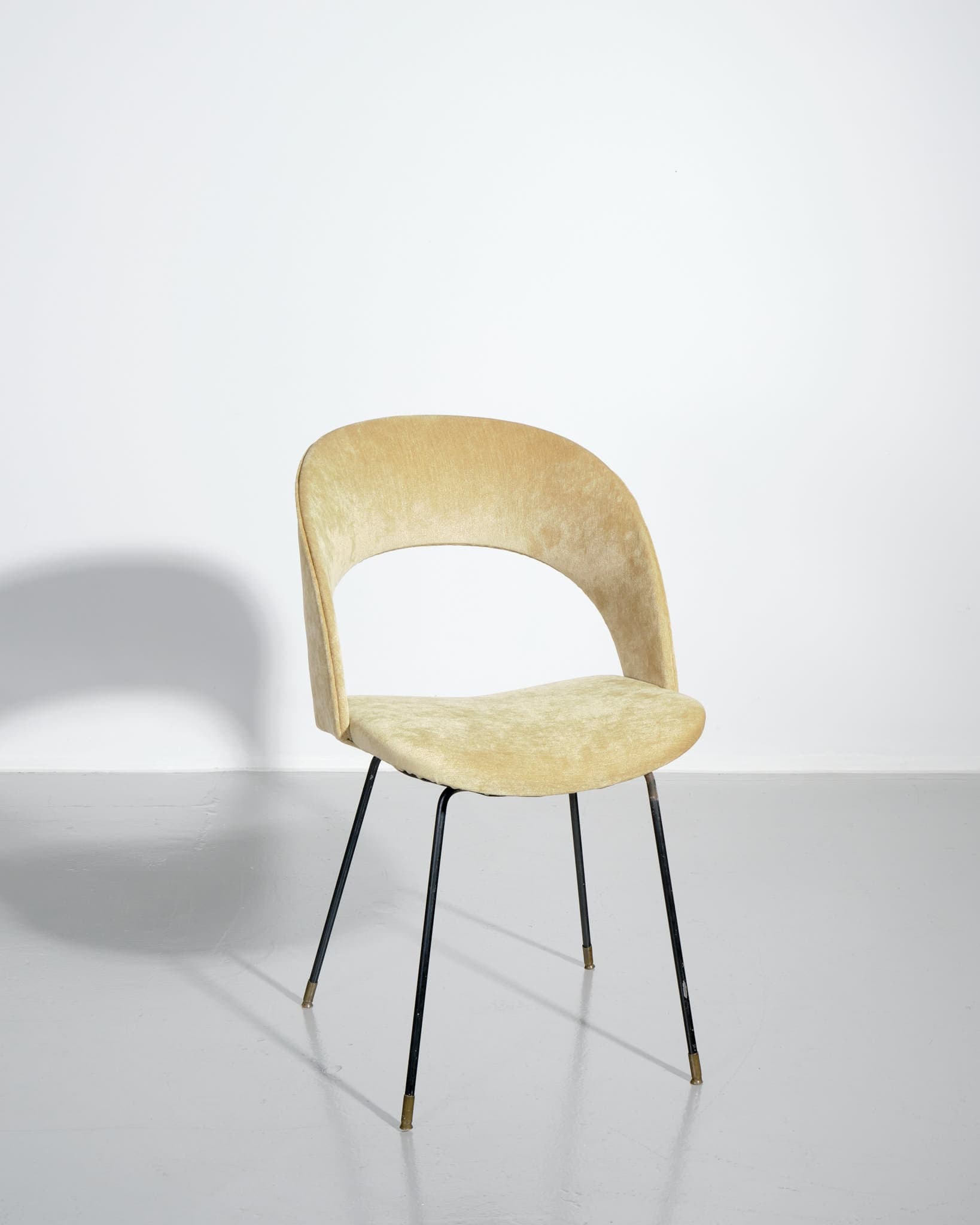 Pair of Model DU Chairs