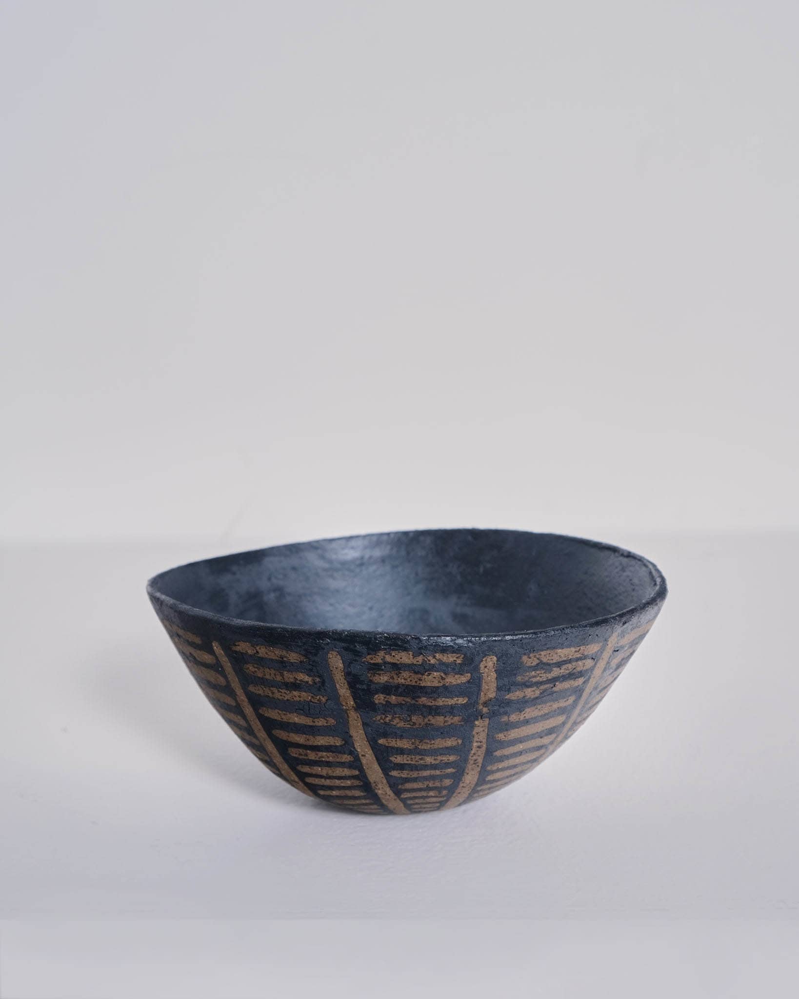 Decorative Resist Brushwork Bowl (stripe)