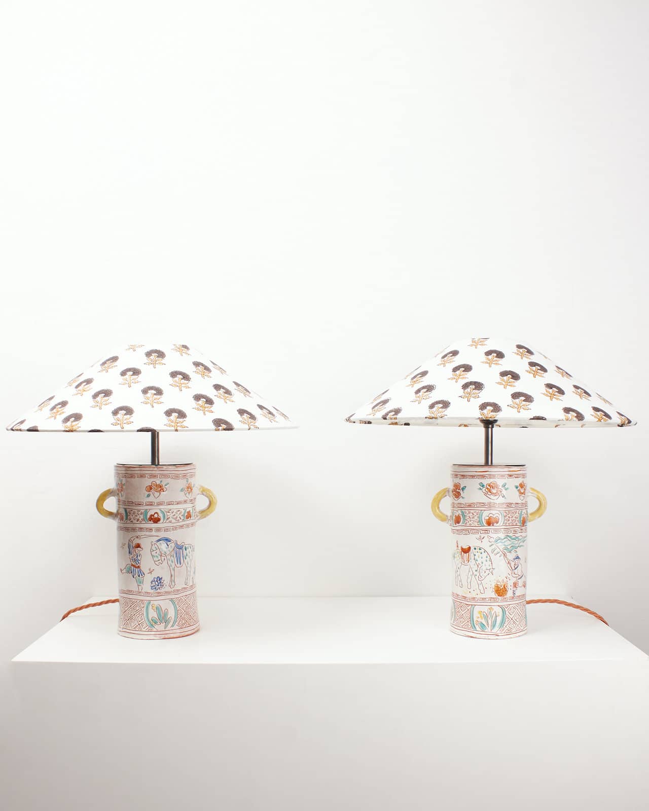Famille Verte pair of lamps with Nón Lá shade