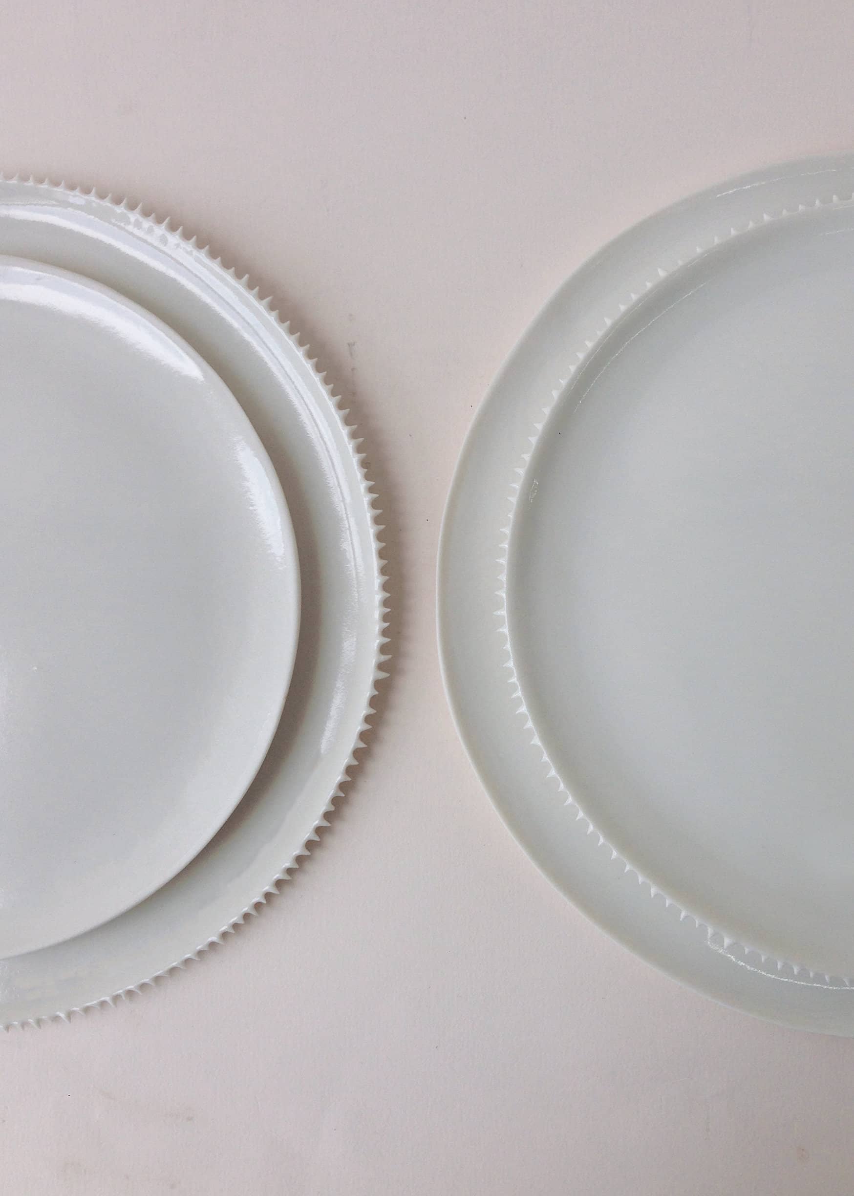 Dinner plate (spiky)